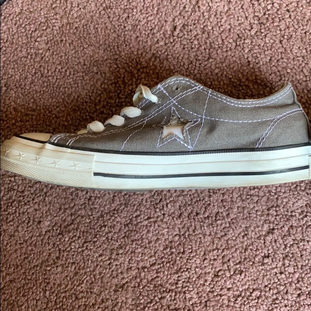 Women Converse one star sneakers - Picture 3 of 5